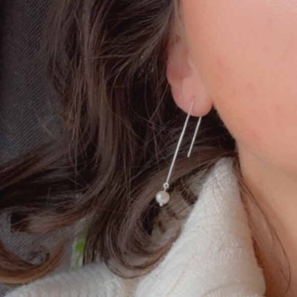 Pearl Silver Threader Earrings Sterling and Freshwater Pearls - Picture 7 of 11